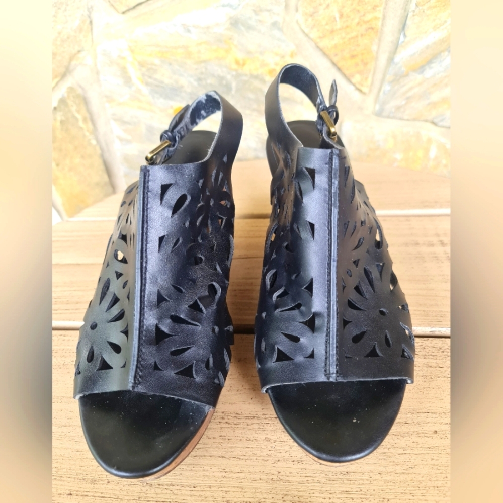 Nine West Cork Platform Black Cutout Women's Sandals Size 8.5 M EUC